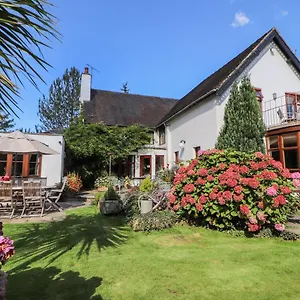 Holiday home Mickle Trafford Manor, Chester